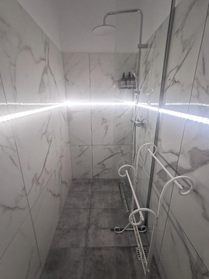 Ferienwohnung Lindy V Athen Exterior foto